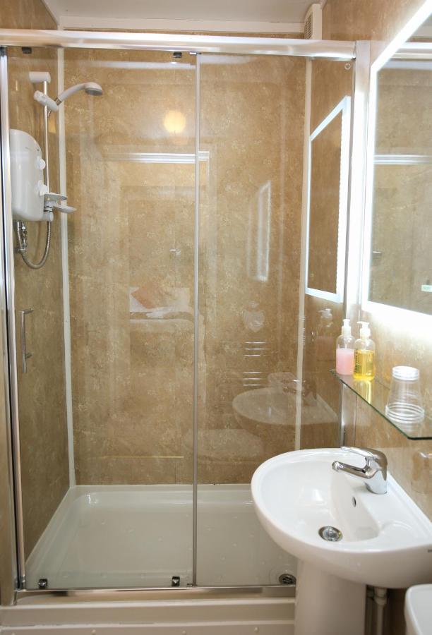 The Seacliffe - Whitby Hotel ภายนอก รูปภาพ